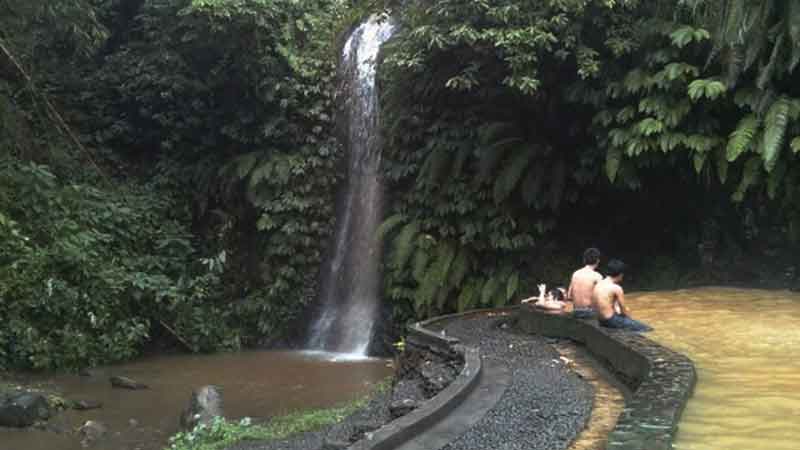 Air Panas Angseri, Wisata Murah di Bali Untuk Keluarga