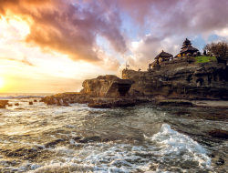 Wisata ke Tanah Lot – Sunset Tour