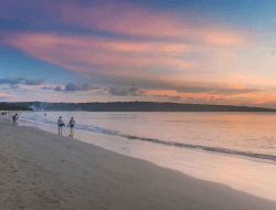 Jimbaran Bay Beach: Surga Kuliner dan Sunset di Bali